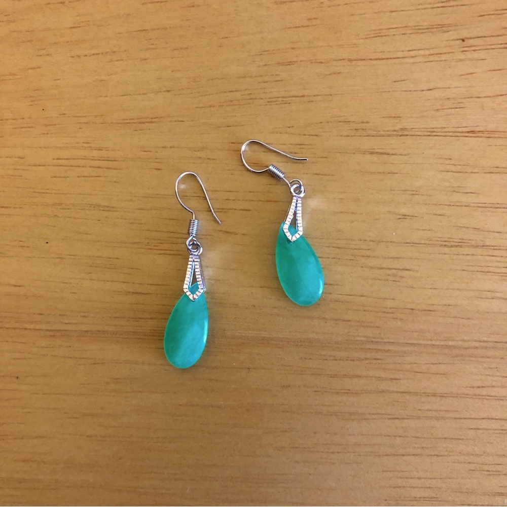Brand New Gorgeous Drop Earrings